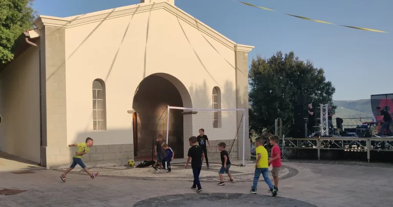 Evento ludico-sportivo in Piazza a San Serafino
